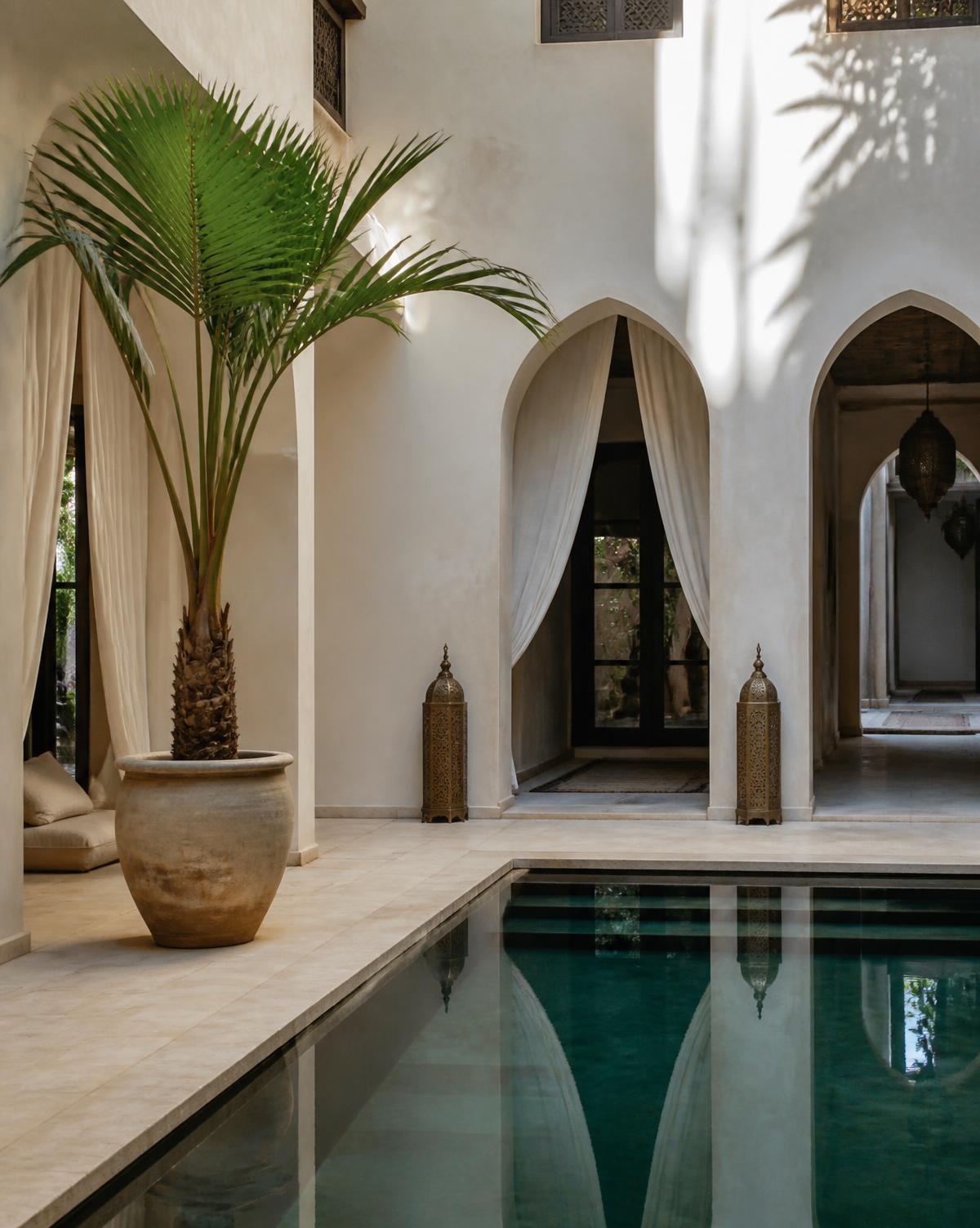 Patio d'un riad marocain contemporain